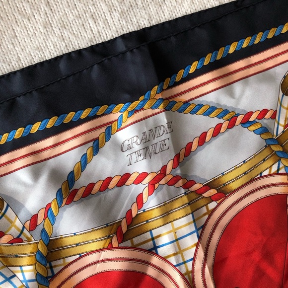 Hermès Scarf - Grande Tenue - Picture 2 of 4